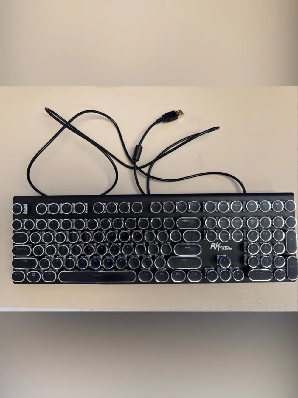 Retro Round-Key Wired Mechanical Keyboard with Wrist Rest - Black